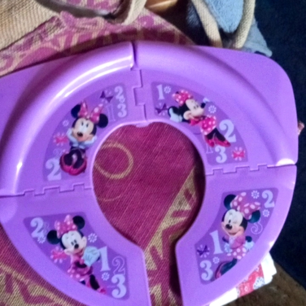 M,innie mouse portable potty training seat